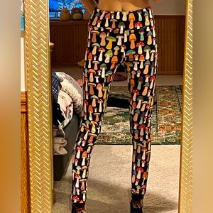mushroom print tags attached medium leggings
